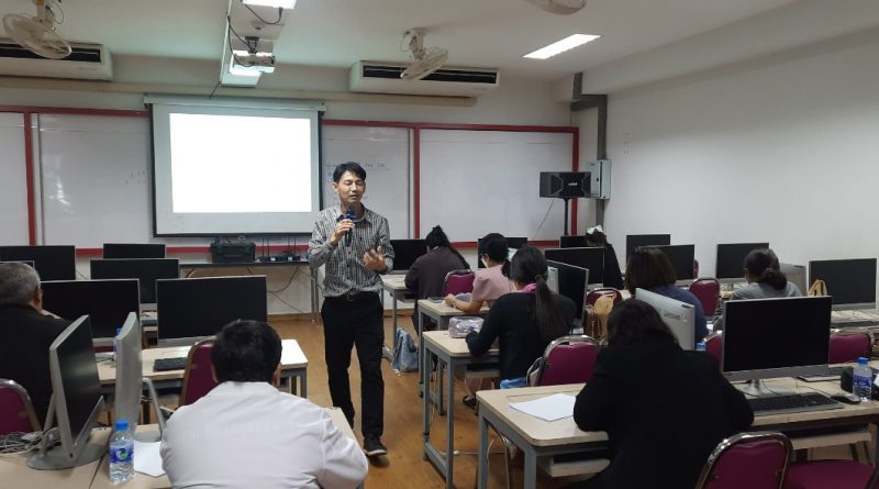 อบรมครูคณิตศาสตร์ เรื่อง เทคนิคและวิธีการในการแก้ปัญหาทางคณิตศาสตร์ ระดับ ม.1-3